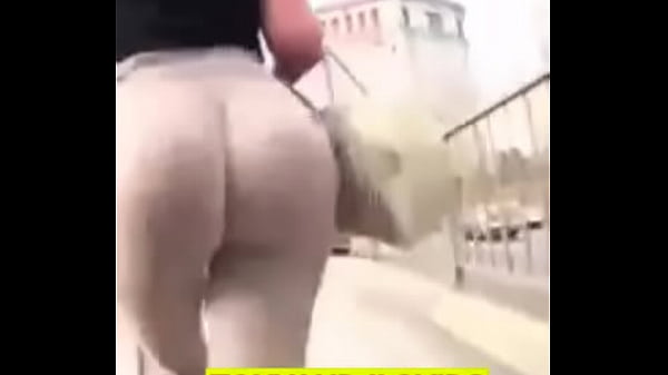 My hot butt friend in thd market 