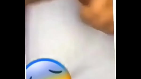 Play MP4 - Horny girl