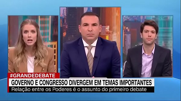 Gatinha loira fode com novinho at&eacute_ ele perder o ju&iacute_zo