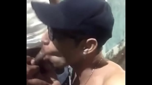 Play MP4 - Mamei o Hetero na sa&iacute;da da boate