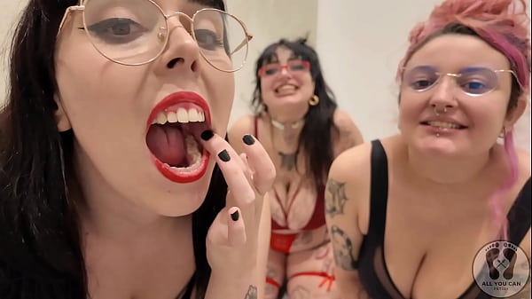 4K CHUBBY GIRLS SILLY FACES SALIVA MOUTH TONGUE TEETH FETISH