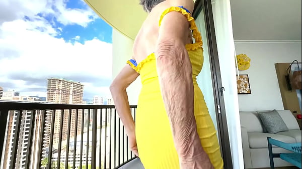 Giving my photographer a big hint as to what&rsquo;s happening next 