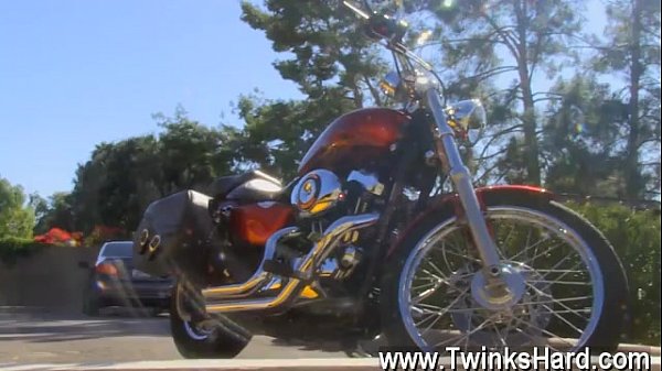 Gay twinks Hippie dude Preston Andrews can'_t help but admire the lump