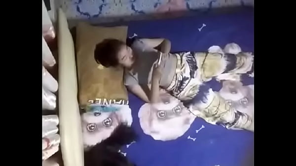 Play MP4 - Behind the scenes of a beautiful woman masturbating