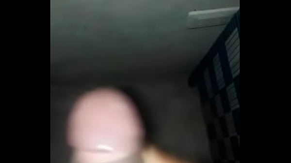 Mi ex novio se masturba en el ba&ntilde;o para m&iacute; 