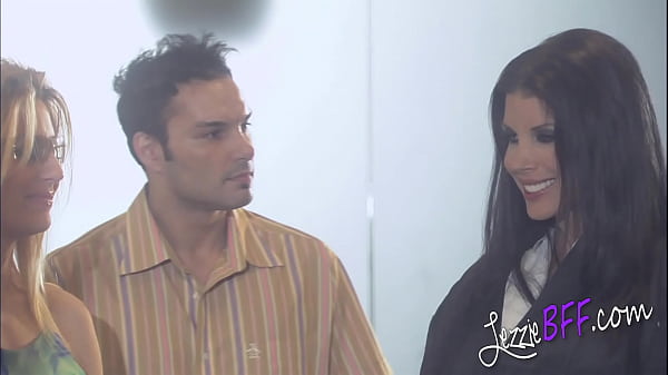 Lezzie bff - They Bound In a Sauna 