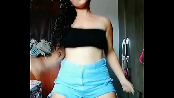 Primeiro v&iacute_deo dan&ccedil_ando t.tok