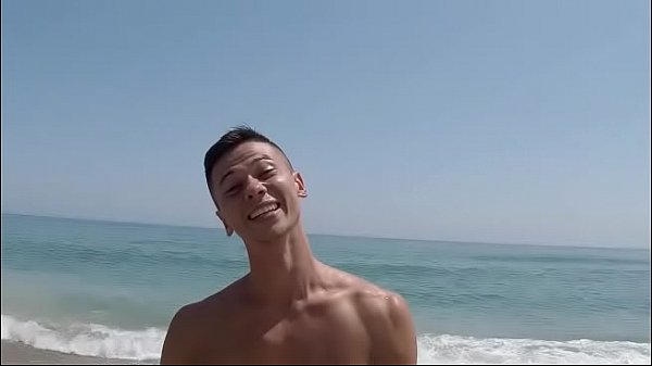 Play MP4 - Kitty can't fuck well if she doesn't do it SURROUNDED BY VOYEURS