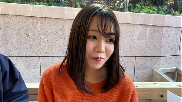 チ○ポをしぼるようにしゃぶるジュルジュルフェラに耐え切れず暴発連発！！ご要望通りのデカチンを奥までズブリ！！子宮口まで何度も突かれてハメ潮ドバドバ大量噴出！！おかわりをねだる底なしド変態娘に渾身の中出し&特濃顔射！！ thumbnail