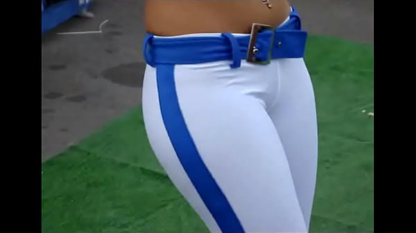 Edecande Telcel Bailando