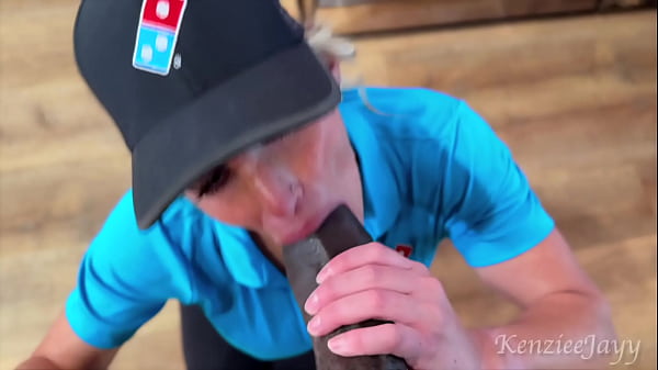 Play MP4 - Pizza Delivery Girl Gets A Big Black Sausage And Her Face Covered In Cum&excl;