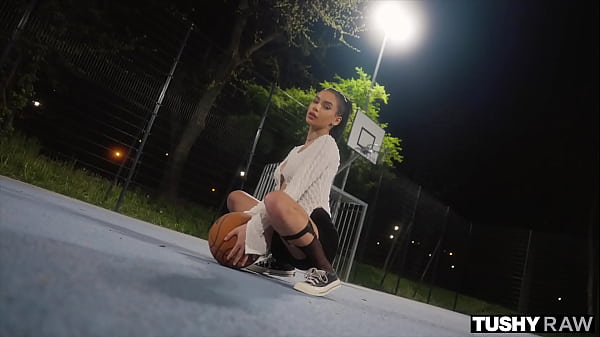 Play MP4 - TUSHYRAW Vanessa And Sophie Share A Cock In Anal Threesome