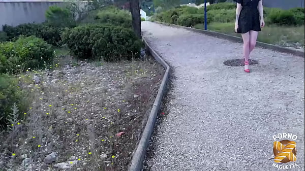 Lavyana rouquine sulfureuse_veut deux bites_pour le_goûter