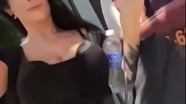 Play MP4 - flashing pussy in public  Who knows her name