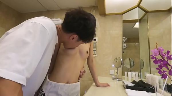 Play MP4 - 【美々しい神スレンダーBODY&times;健康的くびれVenus&times;ハメ撮り中出し！】スラっと綺麗な美クビレ&美乳の新人グラドル 【なまハメTkTok Report&period;54】 未&cir;熟な10&cir;マ&cir;コにどっぷり中出し3連発 スベスベ肌が眩しいビキニ姿！出るとこ出てるスレンダーボディの高画質フル動画はURLをコピペで&rAarr;https&colon;&sol;&sol;is&period;gd&sol;Zo15oG