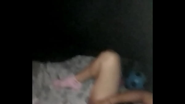 Play MP4 - Otra toma&colon; mi novia se masturba con su tanga azul