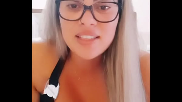 Play MP4 - Loirona cavala pagando calcinha