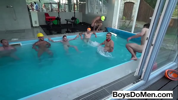Play MP4 - Bareback on the Rooftop at BoysDoMen