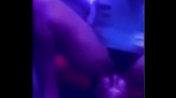 En discotheque_sa boss_dur la securité