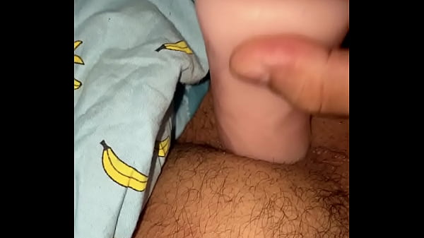 BB PISCANDO O CUZINHO QUERENDO ROLA 