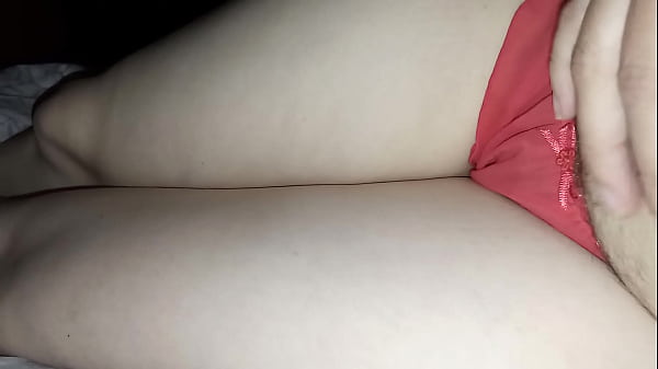 GretaLa - slip red e fica pelosa 