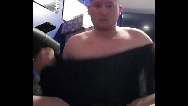 Play MP4 - bitchboy rips off boxers