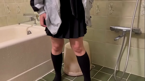 Nonton オナ電する人が欲しい。おかあ◯さんにバレないようにお風呂で電話しよ... thumbnail