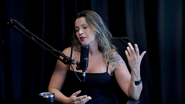 Come&ccedil;ou recente com conte&uacute;do porn&ocirc;, trabalhava com turismo, fez uma dp, e o cliente que queria um encontro... - Agatha Mama (WATCH ON: SHEER/RED) 