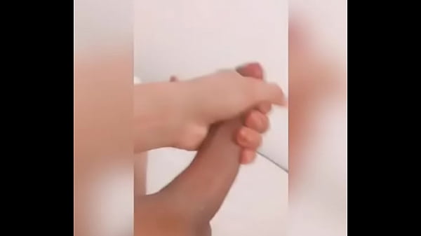 Novinho dotado gozando