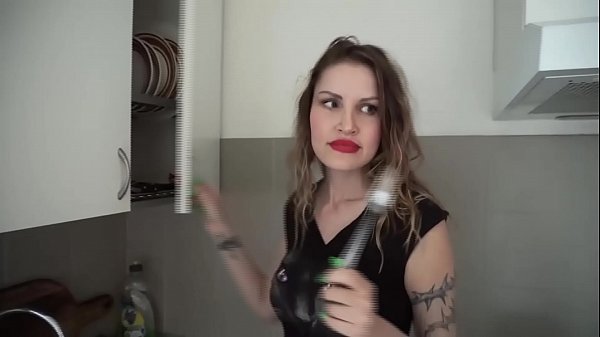 Mistress Diva del Tubo slaughters the_penis of her slave