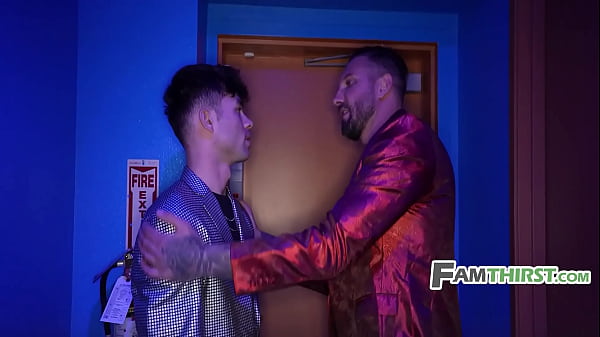 Nonton Teen Fucks Stepbro And Stepdad In Her Stripclub.. Family Scandalized! thumbnail