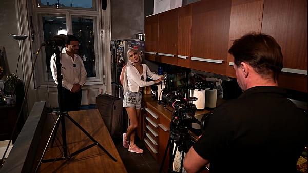 Nonton Always Horny Veronica Leal Treats Journalists To Dp Fuck Frenzy Gp2907 thumbnail