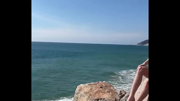 Nonton Usando Un D&iacute;a Soleado En Garraf. #exhibit #garraf #sitges #espa&ntilde;a #spain #playa thumbnail