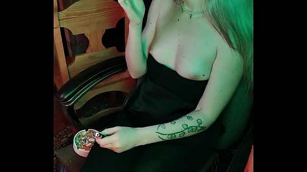 Play MP4 - mistress smokes a cigarette