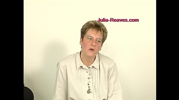 Play MP4 - She is bored in her life and is doing an amateur video