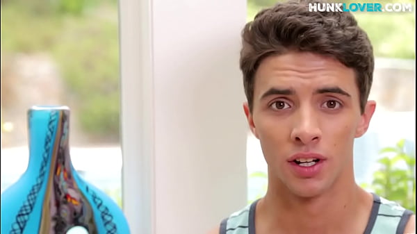 Play MP4 - Sporty jock toying asshole and jerking his rod