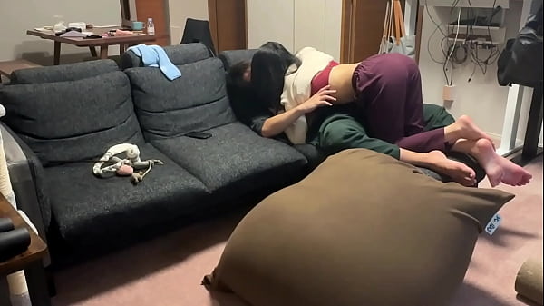 Play MP4 - これが同棲中カップルのリアルSEX昼間っから淫らに腰を振りまくってイキ狂う　ハメ撮り　はめどり　アクメ　中イキ　デカ尻　腰使い　腰振り　喘ぎ声　巨乳　美女　かわいい　個人撮影　素人　日本人　えむゆみ