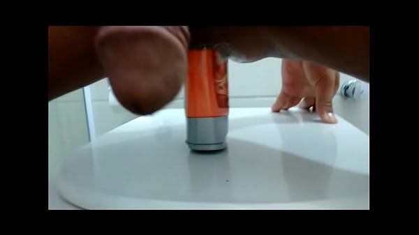 Play MP4 - Unhas pintadas e enfiando shampoo no c&uacute; &lpar;20171122a&rpar; cdspbisexual