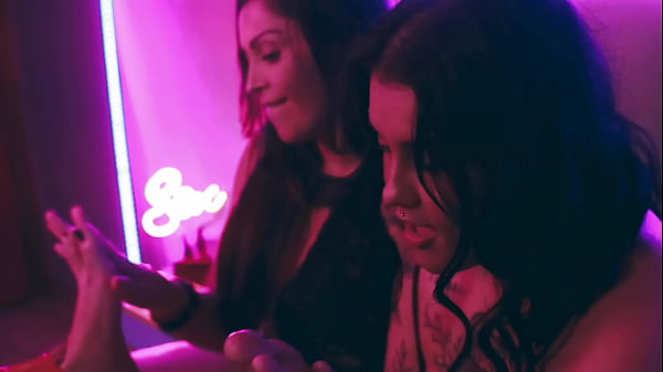 Fuck my wet pussy with your lovely foot 