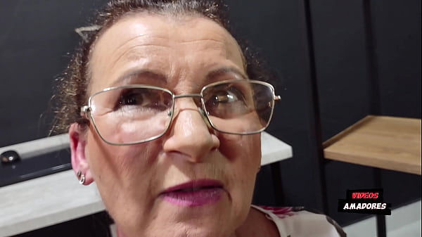 Play MP4 - A vovo teve que pagar o aluguel com sexo