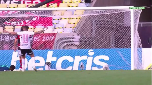 sao paulo dando d com em cima do flamengo
