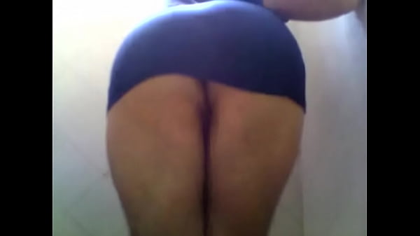 Play MP4 - Culona mojada pasiva