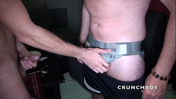 Mec De Bordeaux Dos&eacute; Par Un Jeune Dominateur Raw thumbnail