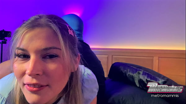 Nonton Snow Bunny Pawg Eats Cock After Taking A Hard Ass Spanking! thumbnail