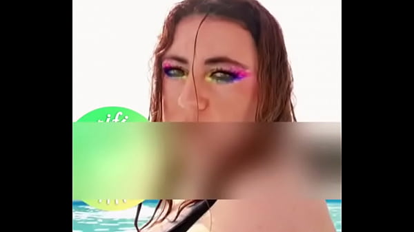 Dance with the swimming pool 