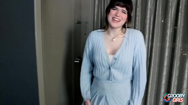 Play MP4 - GROOBY GIRLS&colon; Naomi Kennedy's Grooby Debut