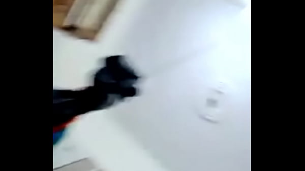 Play MP4 - Quick cumshot indian