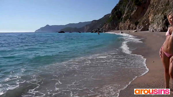 Nonton Waves, Sand, And Fingers Deep Down! Goddess Pornstar Candee Licious For Arousins thumbnail