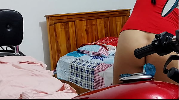 Stepmother playing with her_pussy with a toy_that licks her_clitoris