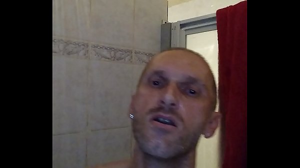Play MP4 - Norik sexy in the shower